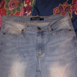 Women’s size 7 light denim jeans